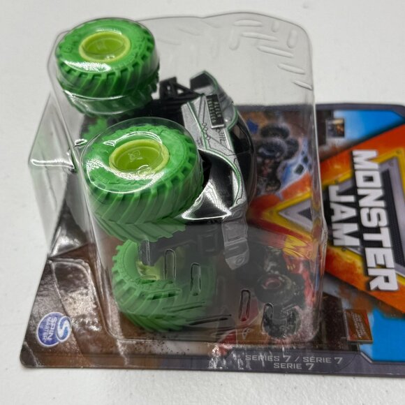 Monster Jam Alien Invasion Diecast Monster Truck Spin Master Series 7 - Picture 4 of 9